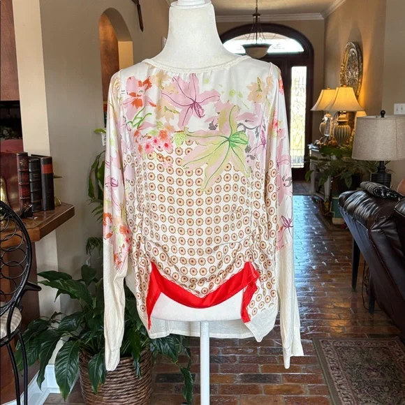 Anthro TINY Floral Ruched Dolman Sleeve Blouse size L - Picture 6 of 15